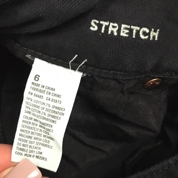 AEO Black Frayed Distressed Jean Shorts - Size 6 - Picture 6 of 7